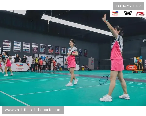 羽毛球启动蹬地